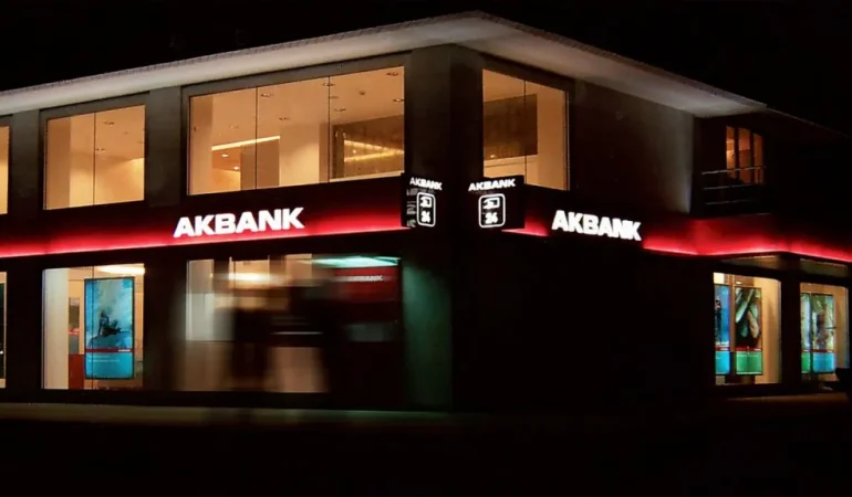 Akbank__AKBNK__hisse_hedef_fiyat_2025__Tam_9_farkl_1738322226